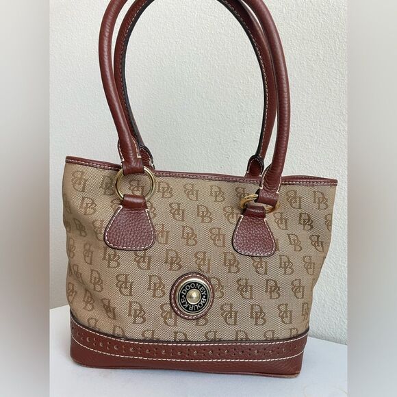 DOONEY & BOURKE Tan Signature Monogram Tote Shoulder Bag - Picture 1 of 12